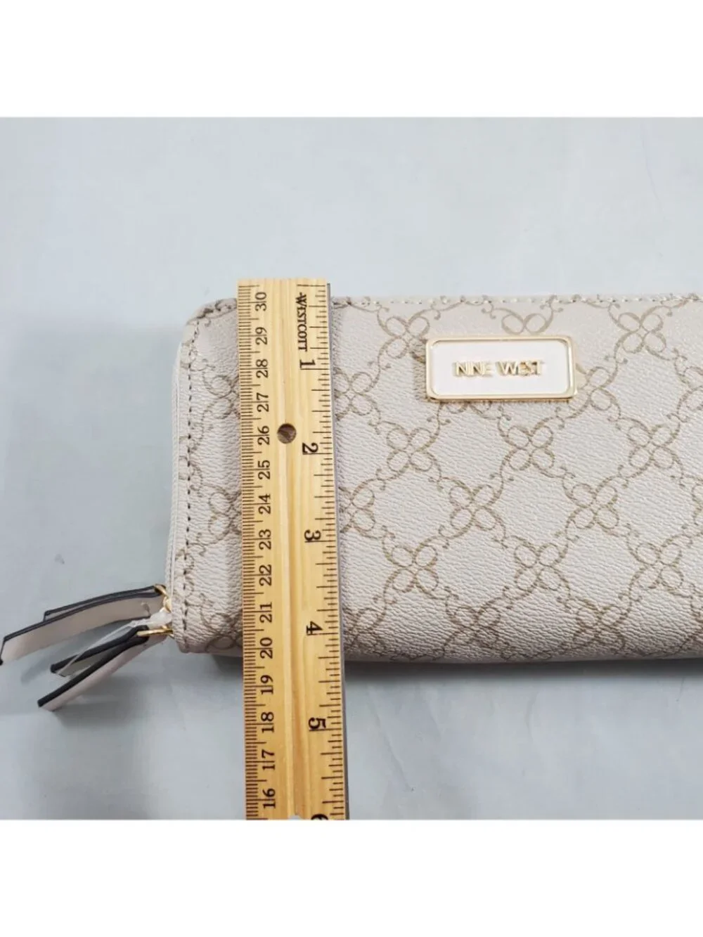 Nine West Norah Large Double Zip Around Wallet Clutch Beige Geometric Pattern